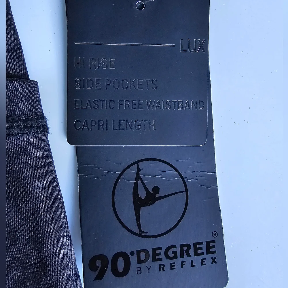 90° Night Leopard Capri Leggings NWT - Picture 7 of 7